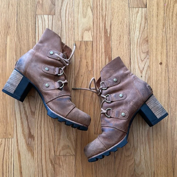 Sorel sz 8.5 Arrington Heeled Bootie matte cognac brown color minimal sole wear - Picture 2 of 8